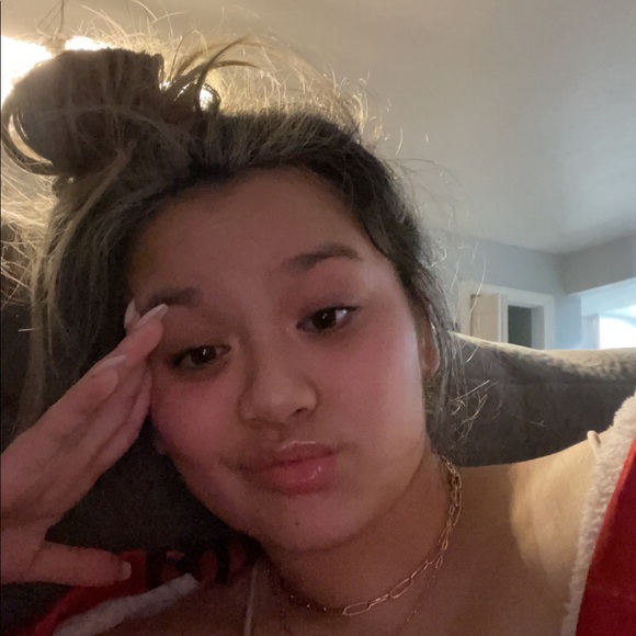 Meet your Posher, Hannah - Picture 1 of 1